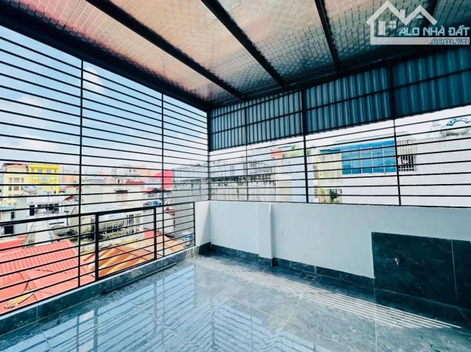 BÁN NHÀ PHÂN LÔ HOÀNG QUỐC VIỆT 35m2, 7T THANG MÁY, 18.3 TỶ MỚI ĐẸP Ở NGAY, 2 MẶT THOÁNG