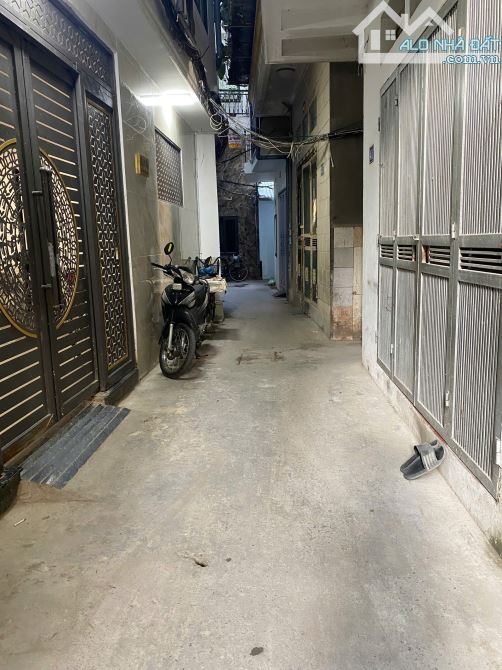 Chợ Khâm Thiên - Doanh thu 65tr/th - Nhà dân xây kiên cố - Gần chợ - Đầy đủ PCCC