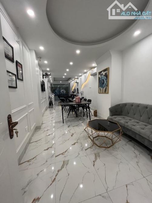 7T thang máy mặt phố Đặng Tiến Đông, vỉa hè, thông sàn 2 thoáng, mới full NT, DT30tr 39m2