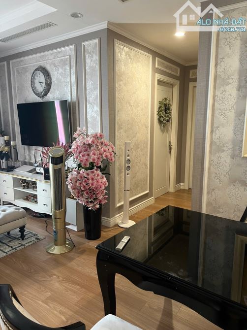 Chính chủ bán căn hộ tòa Park 12 Times city - Lô góc, tặng lại nội thất tiền tỷ.