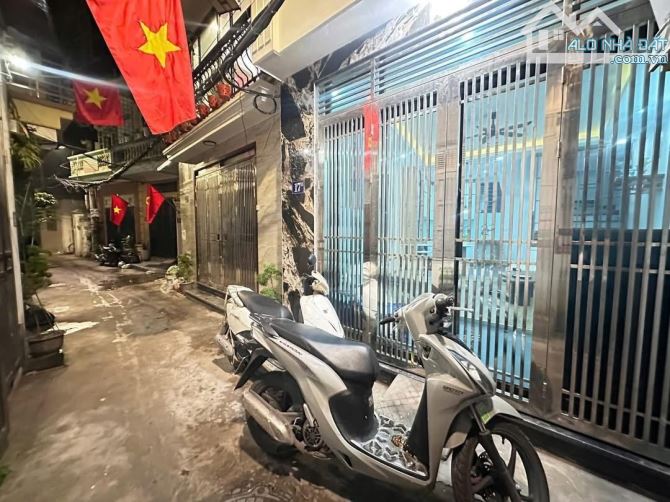 Vĩnh Phúc – 50m² – 6 tầng thang máy – Nhà mới – 80m ra ô tô – Giá 11.9 tỷ