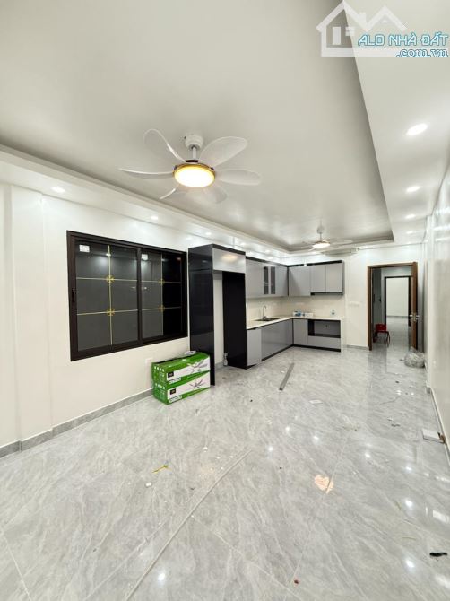 HIẾM ĐẸP- NGUYỄN TRÃI-65Mx6TẦNG THANG MÁY-NGÕ Ô TÔ-2THOÁNG TRƯỚC SAU.NHÀ ĐẸP Ở LUÔN-22TỶ