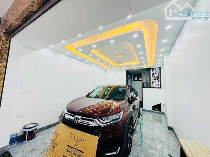 BÁN NHÀ PHÂN LÔ HOÀNG QUỐC VIỆT 35m2, 7T THANG MÁY, 18.3 TỶ MỚI ĐẸP Ở NGAY, 2 MẶT THOÁNG