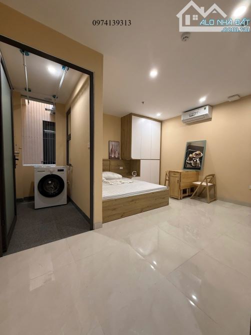 Tòa CHDV cạnh Đại học Hà Nội 160m2 8T MT11m với 40PKK dòng tiền 2.5 tỷ/năm