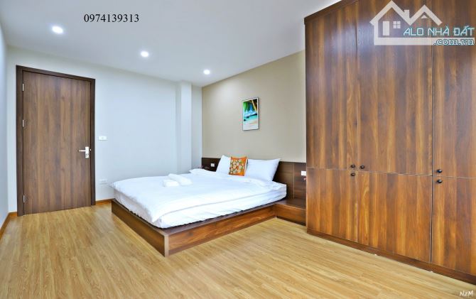 Ngay Ngã Tư Sở cạnh Royal City, tòa CCMN 8 tầng 232m2 thu 3.5 tỷ/năm ô tô đỗ cửa hiếm