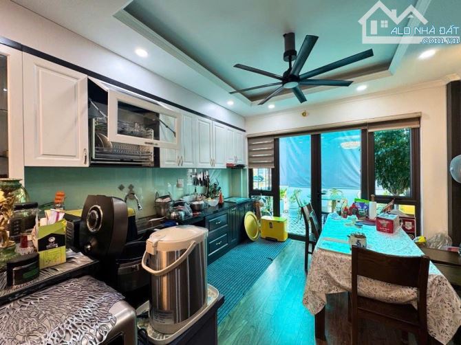 Hàng xóm Timecity - 2 thoáng trước sau - 7 Chỗ đỗ cửa - 74mx 5 Tầng - Giá chỉ 14,5 tỷ