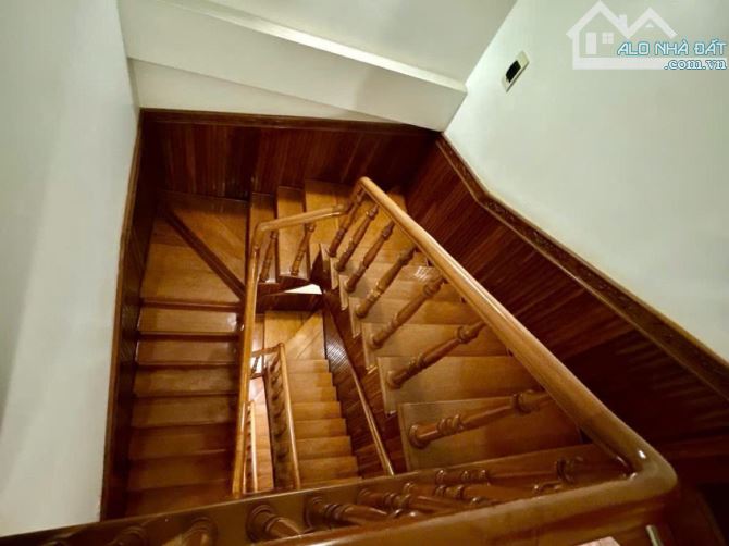 CẦN BÁN GẤP NHÀ 4 TẦNG 59M2 HƠN 13 TỶ LẠC LONG QUÂN