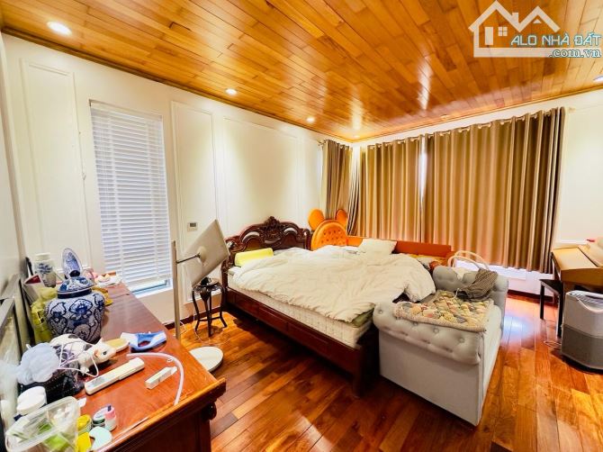 Nhà đẹp dân ở Thái Hà, ngõ thông oto tránh, KD, nội thất gỗ, sân vườn, ở luôn 94m2*4T