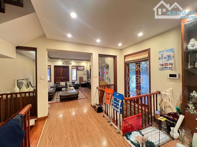 Siêu Phẩm Lô Góc 3 Thoáng, Ngọc Khánh, Ôtô Đỗ Cửa, Kinh Doanh, DT 99M2, MT 5M, 33.8 Tỷ