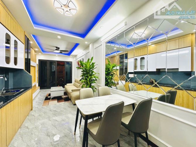 bán nhà Minh Khai - Full nội thất, ngõ rộng 3m - cách mặt phố 15m