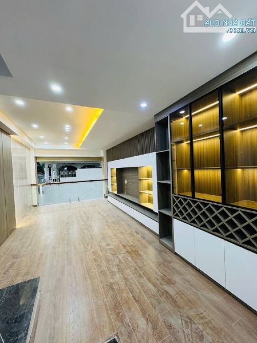 NHÀ PHÚ THƯỢNG- TÂY HỒ- CIPUTRA- Ô TÔ VÀO NHÀ- 40M- 7 TẦNG THANG MÁY- 12 TỶ