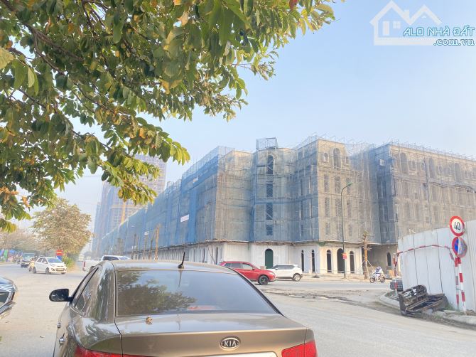 NHÀ PHÚ THƯỢNG- TÂY HỒ- CIPUTRA- Ô TÔ VÀO NHÀ- 40M- 7 TẦNG THANG MÁY- 12 TỶ