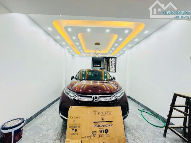 BÁN NHÀ PHÂN LÔ HOÀNG QUỐC VIỆT 35m2, 7T THANG MÁY, 18.3 TỶ MỚI ĐẸP Ở NGAY, 2 MẶT THOÁNG