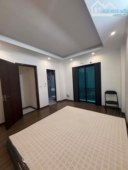 Bán nhà 33m2 x 5 tầng, MT : 5,3m tại Tôn Đức Thắng