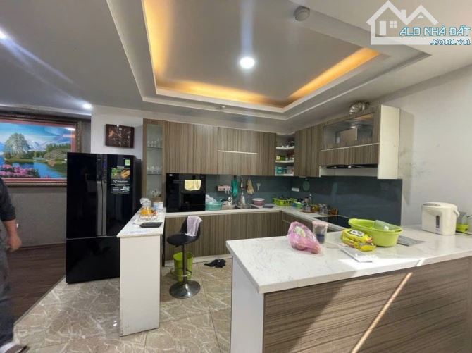 Thái Hà - Mặt ngõ ô tô thông - Vừa ở vừa kinh doanh - Hạ tầng ổn định - An ninh