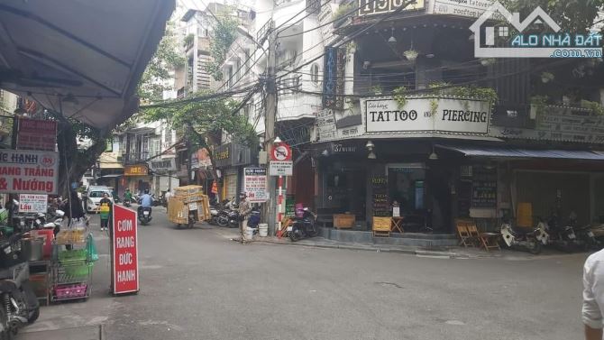 Bán nhà mặt phố Mã Mây, 100m2, 3 tầng, mặt tiền 3m, 65 tỷ, phù hợp kinh doanh khách sạn