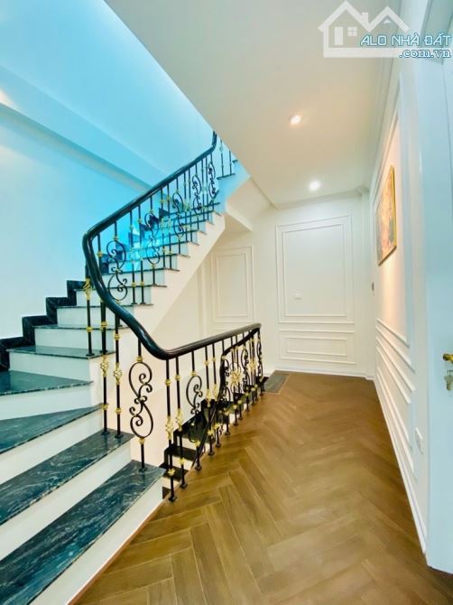 HOA HẬU THUỴ KHUÊ - 68M2 - LÔ GÓC 3 THOÁNG - NGÕ 3M - GẦN HỒ TÂY - FULL NỘI THẤT - Ở NGAY