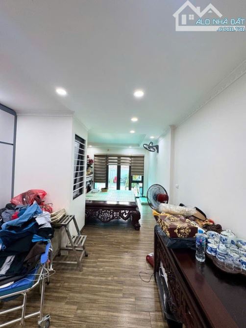 Hàng xóm Timecity - 2 thoáng trước sau - 7 Chỗ đỗ cửa - 74mx 5 Tầng - Giá chỉ 14,5 tỷ