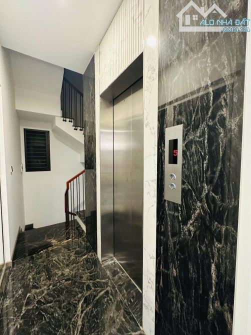 7T thang máy mặt phố Đặng Tiến Đông, vỉa hè, thông sàn 2 thoáng, mới full NT, DT30tr 39m2