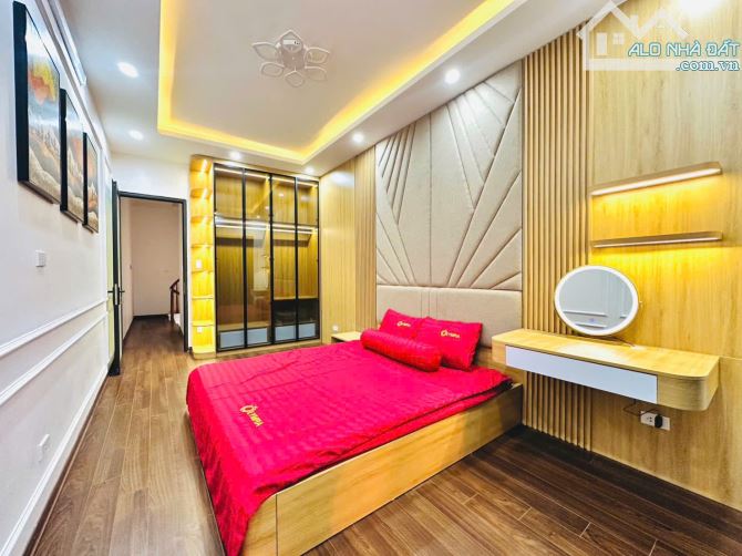 bán nhà Minh Khai - Full nội thất, ngõ rộng 3m - cách mặt phố 15m