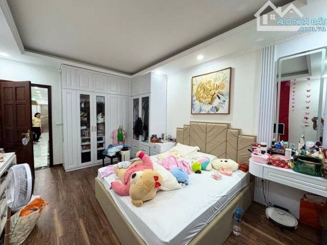 Hàng xóm Timecity - 2 thoáng trước sau - 7 Chỗ đỗ cửa - 74mx 5 Tầng - Giá chỉ 14,5 tỷ