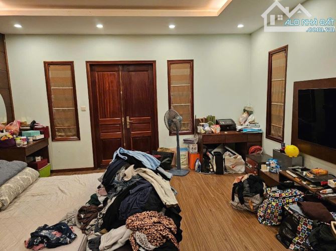 Bán nhà Ngọc Khánh, phân lô ô tô tránh, vài bước chân ra Hồ Giảng Võ, Vin Giảng Võ, 35 tỷ