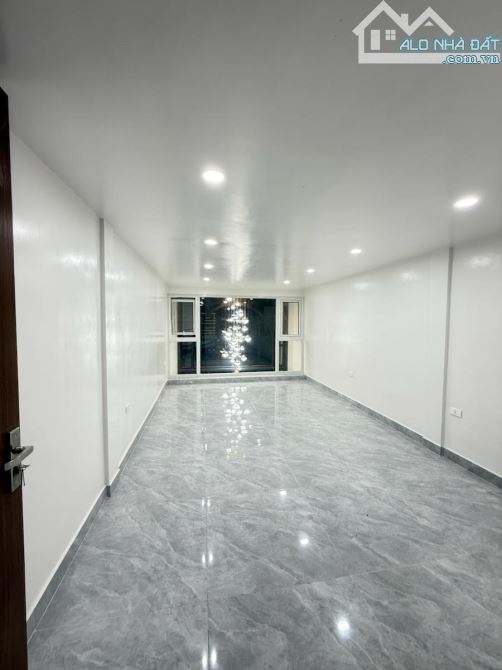 HIẾM ĐẸP- NGUYỄN TRÃI-65Mx6TẦNG THANG MÁY-NGÕ Ô TÔ-2THOÁNG TRƯỚC SAU.NHÀ ĐẸP Ở LUÔN-22TỶ