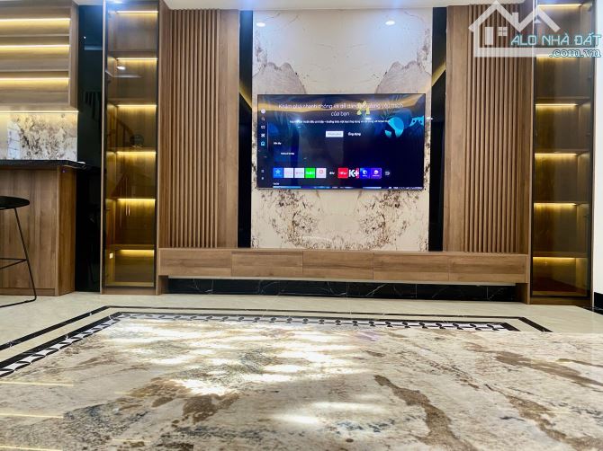 Bán nhà 5 tầng 1 tum, mới đẹp, thoáng trước sau,Full nội thất phố Thạch Bàn, Long Biên