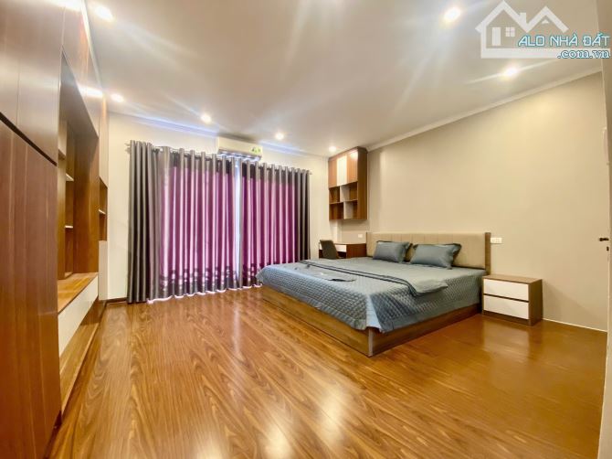 Bán nhà 5 tầng 1 tum, mới đẹp, thoáng trước sau,Full nội thất phố Thạch Bàn, Long Biên