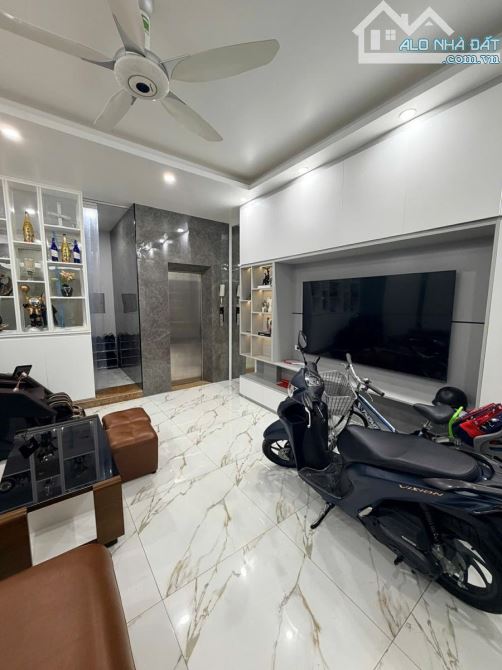 Duy nhất phố Thái Hà - 38m x 6T thang máy - ô tô cạnh nhà - 13 tỷ