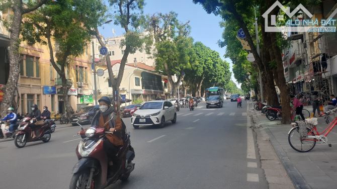 Bán Nhà TT Bà Triệu Hoàn Kiếm 38m2 Tầng 1 MT5m Ở Luôn 9,4 Tỷ Bà Triệu.