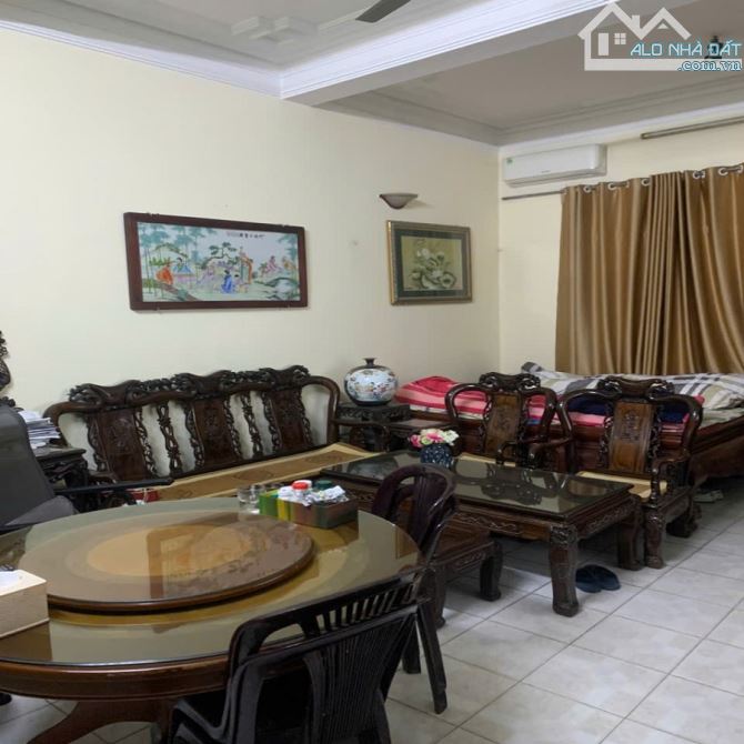 Siêu VIP! mp hàng Chiếu 90m, mt 4,4m, giá 79 tỷ.