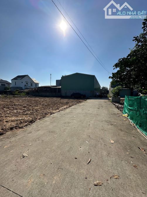 Đất nhánh Dx002 Phú Mỹ(cách 30m). Dt 5x24 có 100mtc giá 2tỷ468 - 2