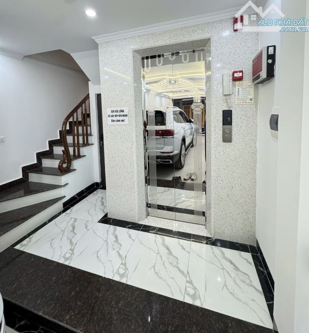 HOÀNG ĐẠO THÀNH-NHÀ PHÂN LÔ8T- THANG MÁY-Ô TÔ VÀO NHÀ