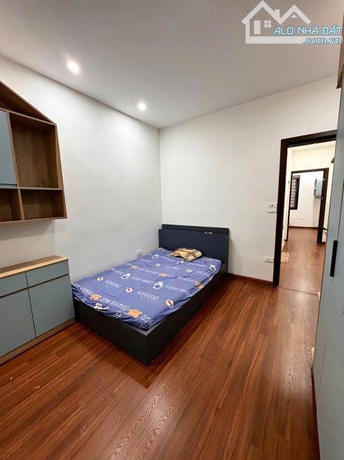 KHU VỰC LÕI CẦU GIẤY - DÂN XÂY - Ô TÔ QUA NHÀ- LÔ GÓC- 3 MẶT THOÁNG SÁNG VĨNH VIỄN