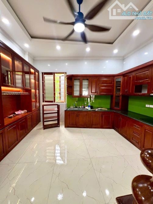 Bán nhà Trương Định tttm chợ Mơ dân xây đẹp ở luôn, vuông vức 55m² 4tầng hơn 9 tỷ.