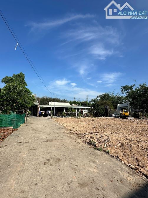 Đất nhánh Dx002 Phú Mỹ(cách 30m). Dt 5x24 có 100mtc giá 2tỷ468 - 4