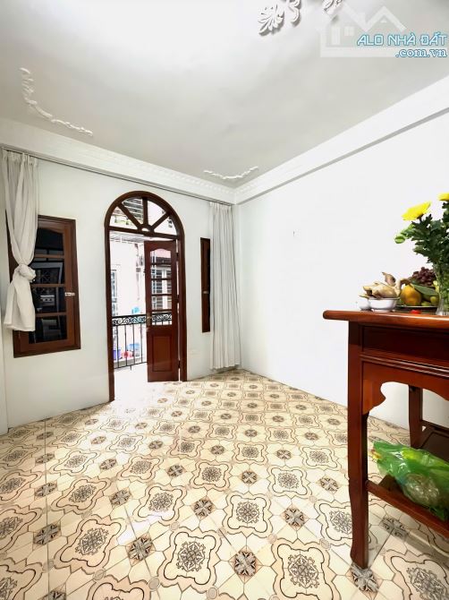 KHU VỰC LÕI CẦU GIẤY - DÂN XÂY - Ô TÔ QUA NHÀ- LÔ GÓC- 3 MẶT THOÁNG SÁNG VĨNH VIỄN