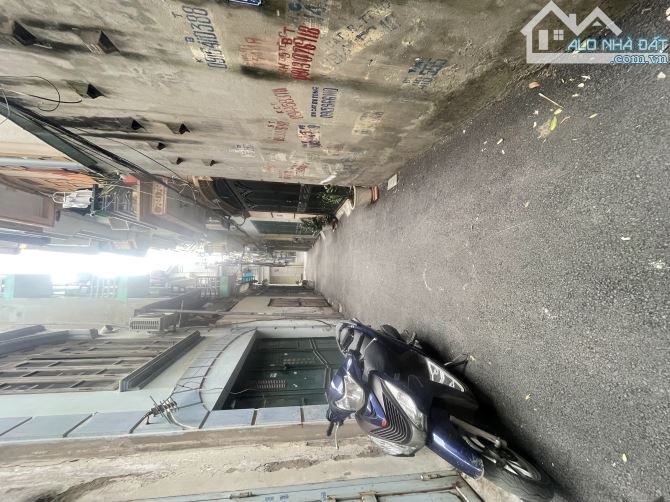 BÁN NHÀ HOÀNG VĂN THÁI THANH XUÂN PHÂN LÔ OTO CÁCH 10 M TRƯỚC NHÀ THOÁNG SÁNG VỊ TRÍ HIẾM