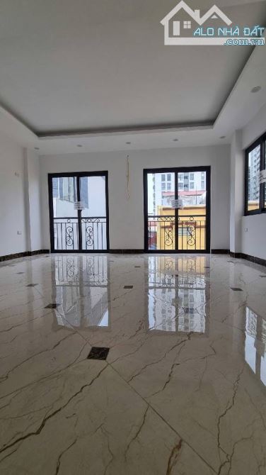 SIÊU PHẨM HOÀNG QUỐC VIỆT DT50M2, THANG MÁY, Ô TÔ, KINH DOANH, GIÁ 21 TỶ CÓ TL