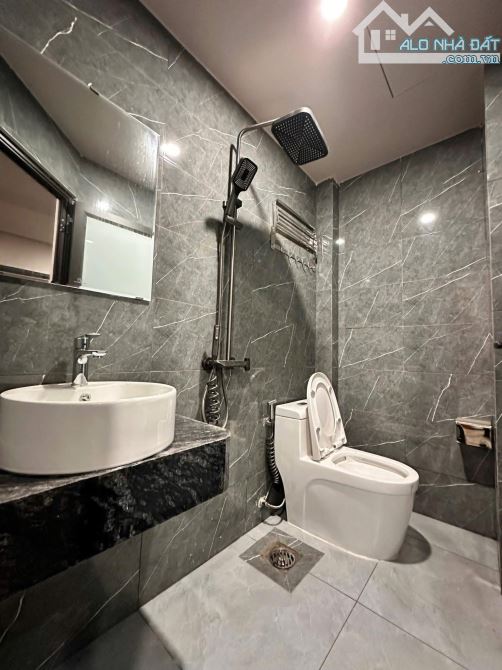 BÙI HUY BÍCH – 6 TẦNG THANG MÁY – Ô TÔ ĐỖ CỬA – NHỈNH 9 TỶ