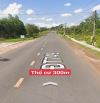 Bán lô đất mặt tiền DT 749 có 300 thổ cư quá đẹp để ở hoặc đầu tư