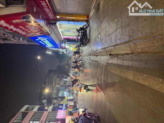 132m2-mt 4x35-/3 tầng-Giá 69 tỷ-Mặt phố khâm Thiên-Đống Đa