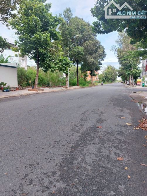 Bán đất 2 MT đường 35m & 12m.Gần cổng Cảng C cát Lái.Quận 2.DT 5x20m(100m2) giá 80 tr/m2. - 1