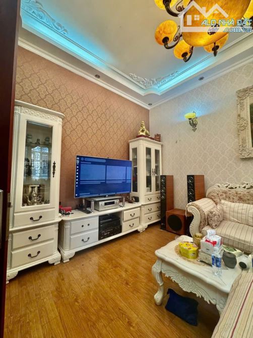 BÁN NHÀ PHÂN LÔ PHỐ OTO TRÁNH ,KINH DOANH , QUAN NHÂN