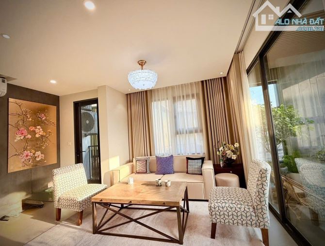 Bán nhà mặt phố Tứ Liên, Tây Hồ, 3 thoáng, gara, 125m2, 7 tầng thang máy, MT 9.5m, 6X tỷ