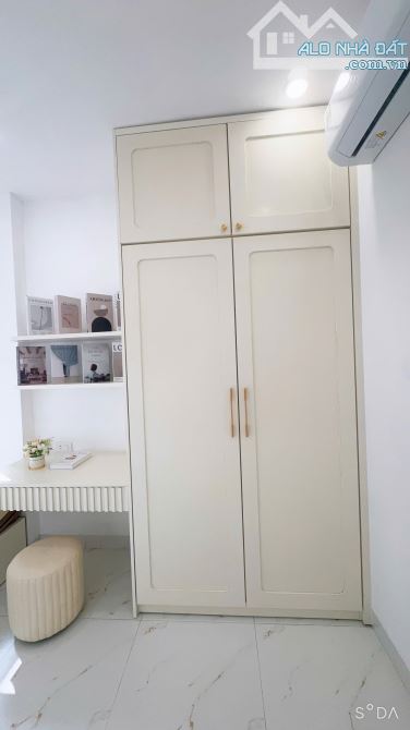 Bán Nhà Dòng Tiền CCMN Phân Lô Hoàng Văn Thái 7 Tầng 23 Phòng Cao Cấp Mặt Tiền 8,4M (ÔTô)