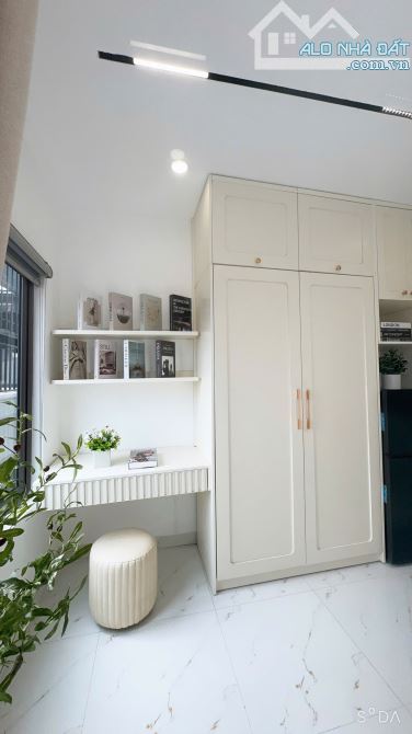 Bán Nhà Dòng Tiền CCMN Phân Lô Hoàng Văn Thái 7 Tầng 23 Phòng Cao Cấp Mặt Tiền 8,4M (ÔTô)