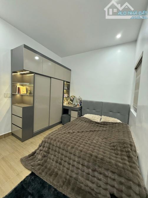 Nhà đẹp phố Minh Khai 40m x 4T Lô Góc cách ô tô 30m sẵn Nội Thất giá 8,33 Tỷ