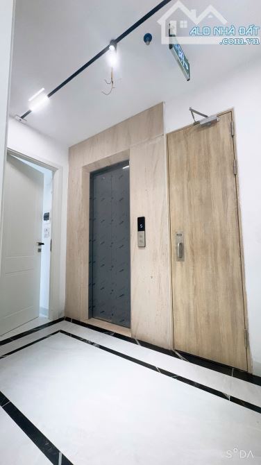 Bán Nhà Dòng Tiền CCMN Phân Lô Hoàng Văn Thái 7 Tầng 23 Phòng Cao Cấp Mặt Tiền 8,4M (ÔTô)